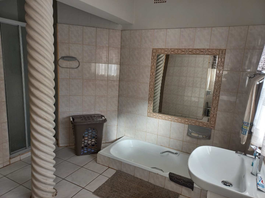 5 Bedroom Property for Sale in Blydeville Northern Cape